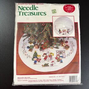 Vtg Needle Treasures Peanut Sing Along Cross Stitch Tree Skirt 02853 Snoopy 40in
